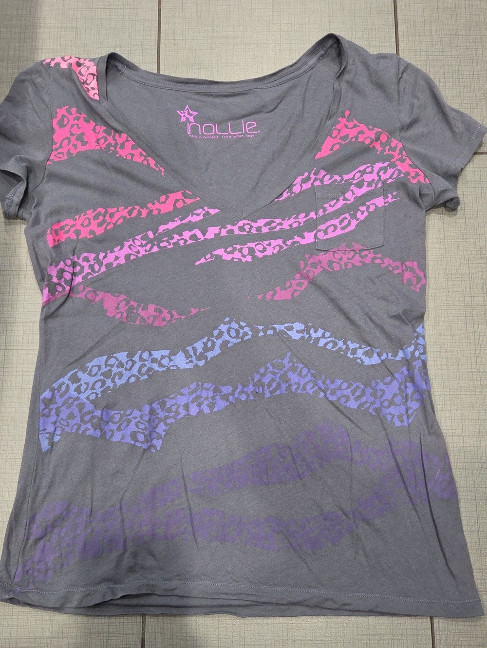 Nollie Gray V-Neck Tee with Pink, Purple & Blue Leopard Stripes Large